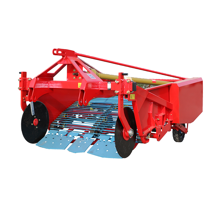 四輪拖拉機使用土豆收貨機